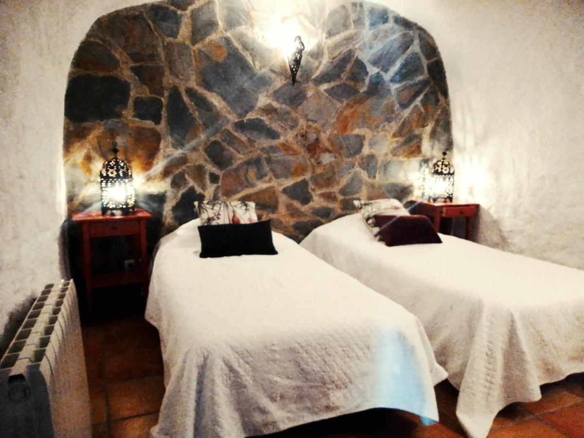 Cuevas Andalucia Guest House Baza Bagian luar foto