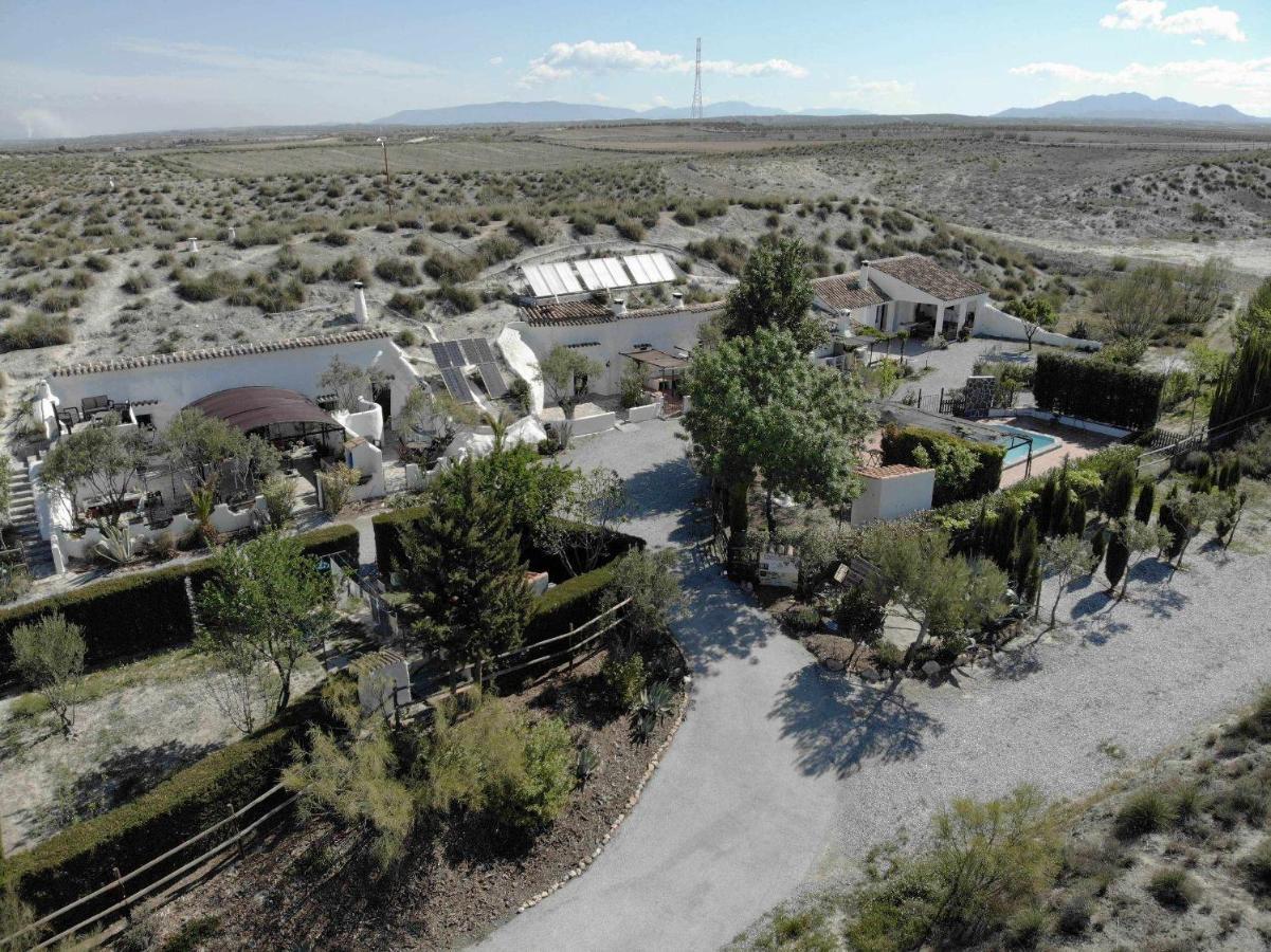 Cuevas Andalucia Guest House Baza Bagian luar foto